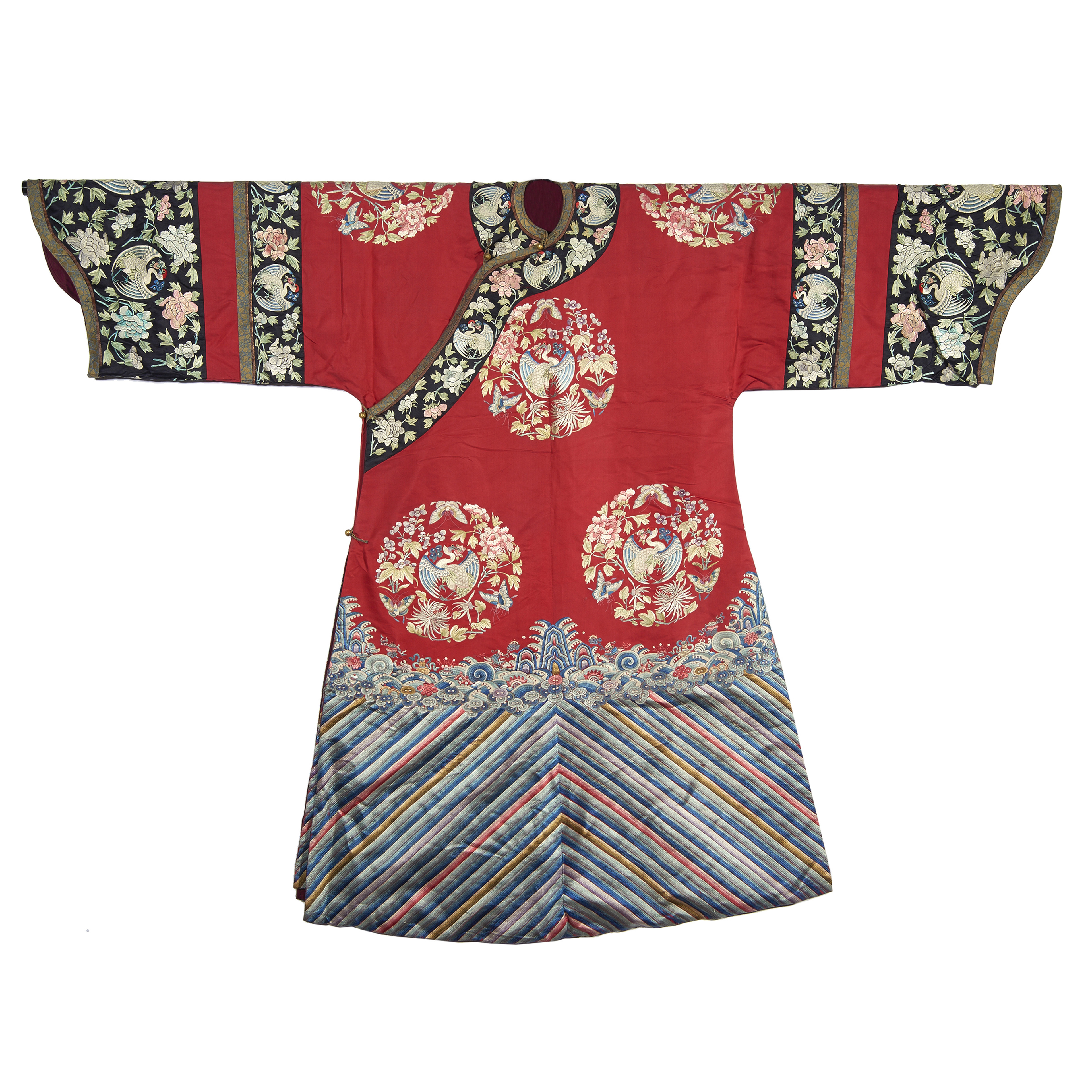 CHINESE EMBROIDERED RED GROUND 3a6a32