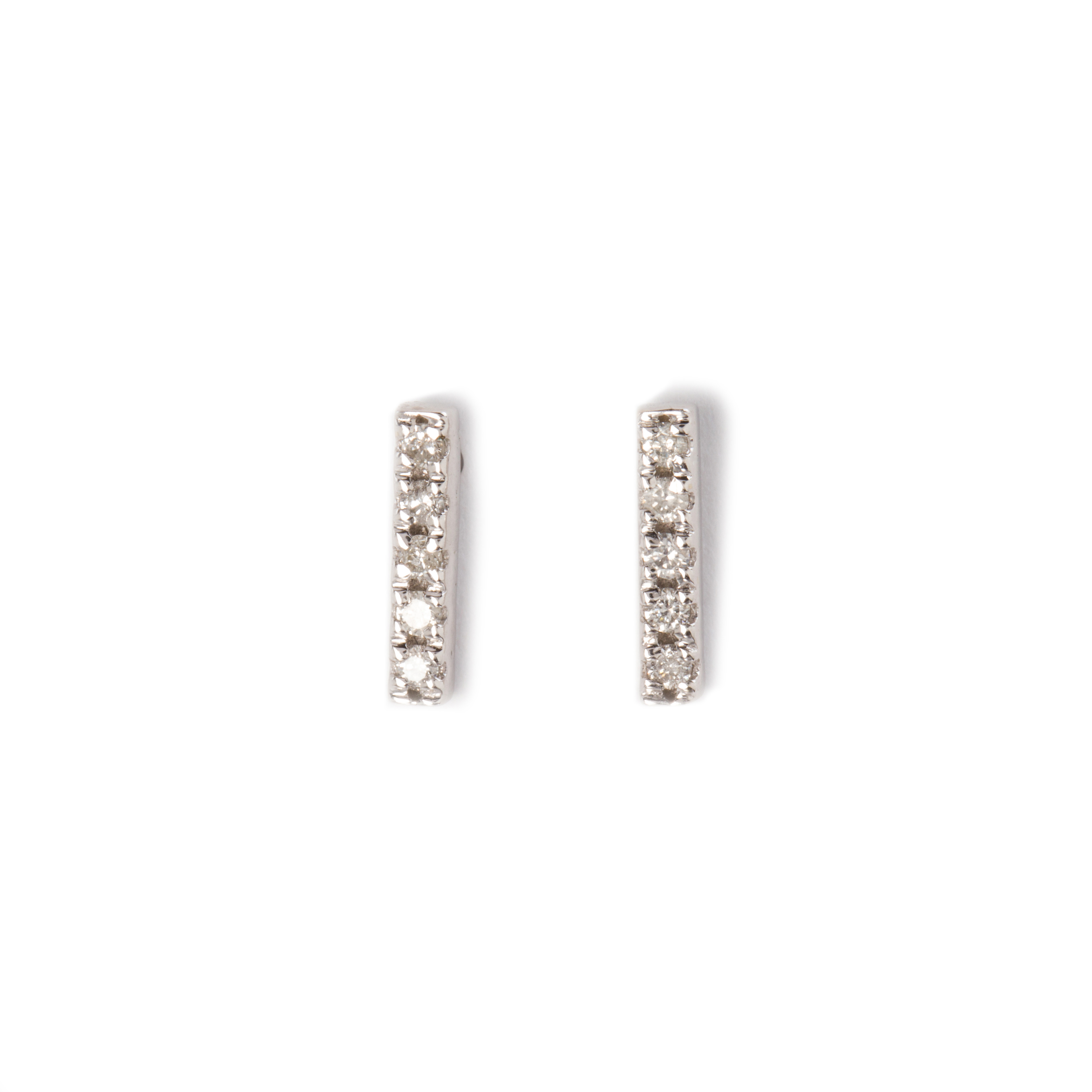 A PAIR OF DIAMOND AND FOURTEEN 3a6a46