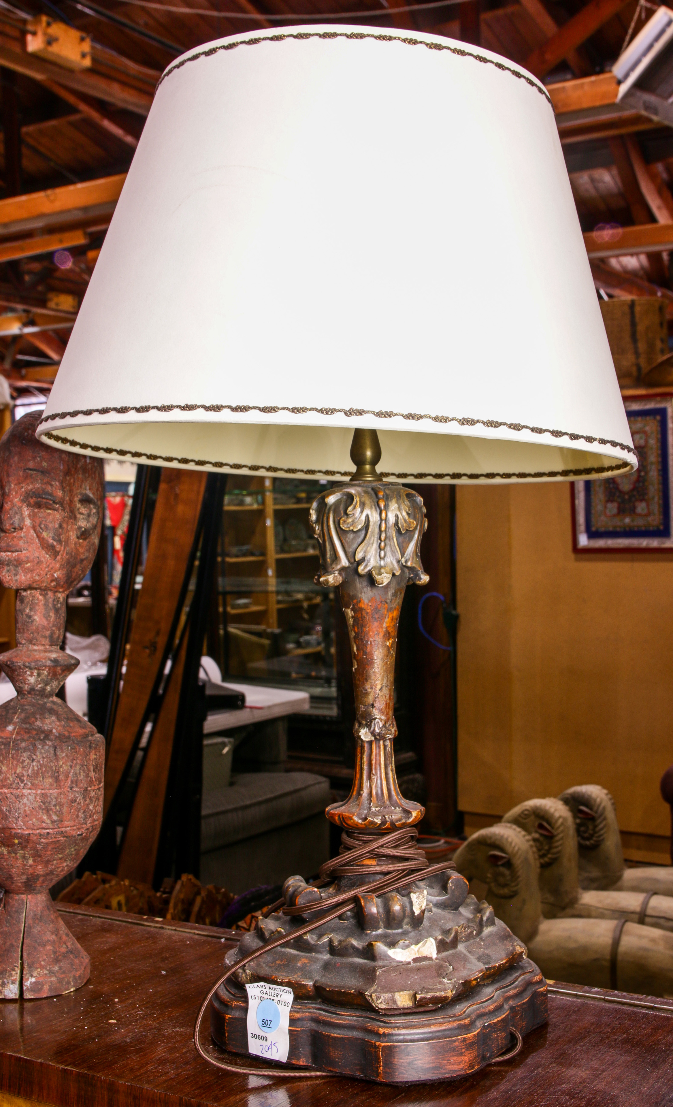 A CONTINENTAL STYLE SINGLE LIGHT