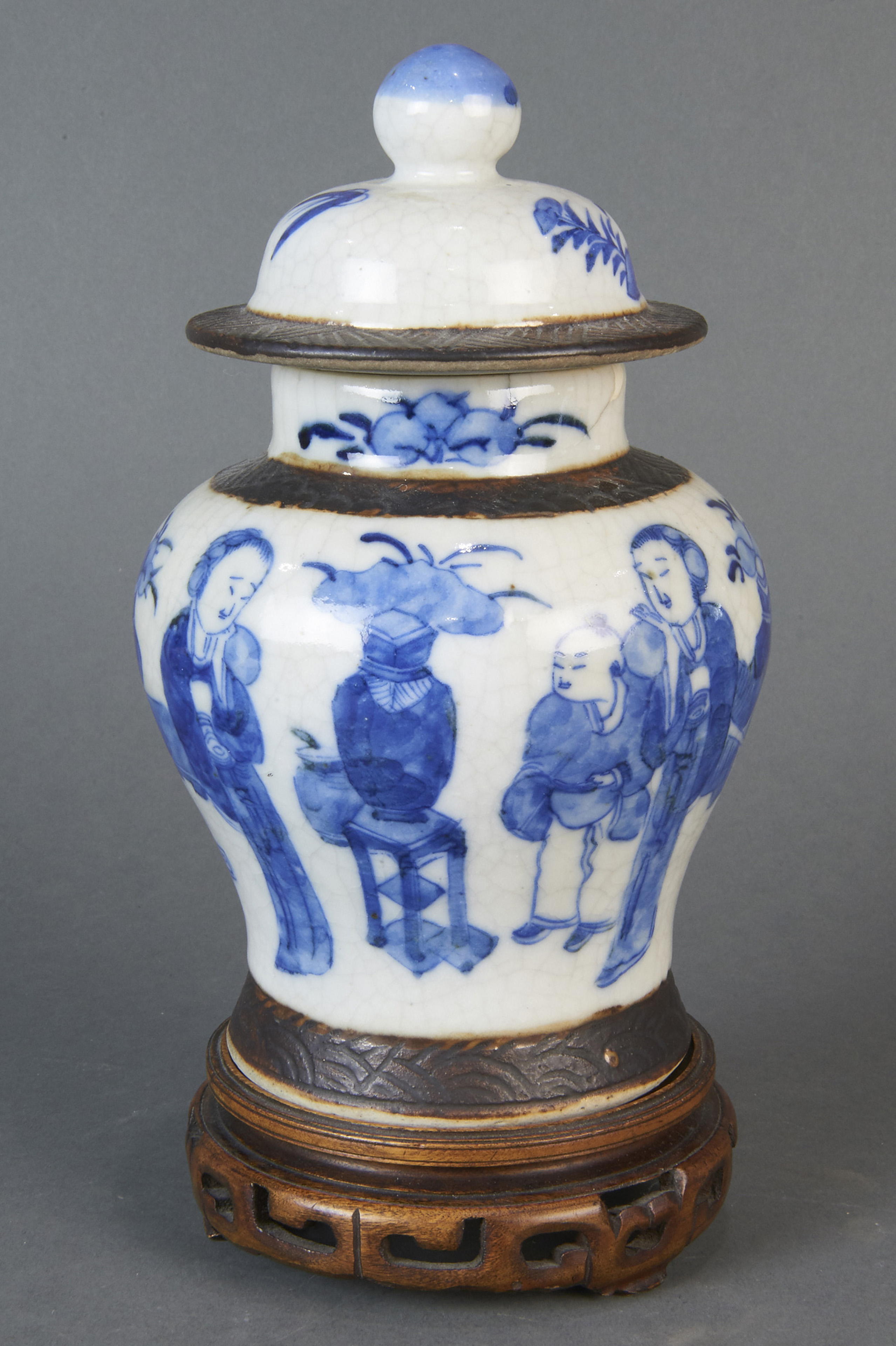 CHINESE BLUE AND WHITE CRACKLE GLAZE