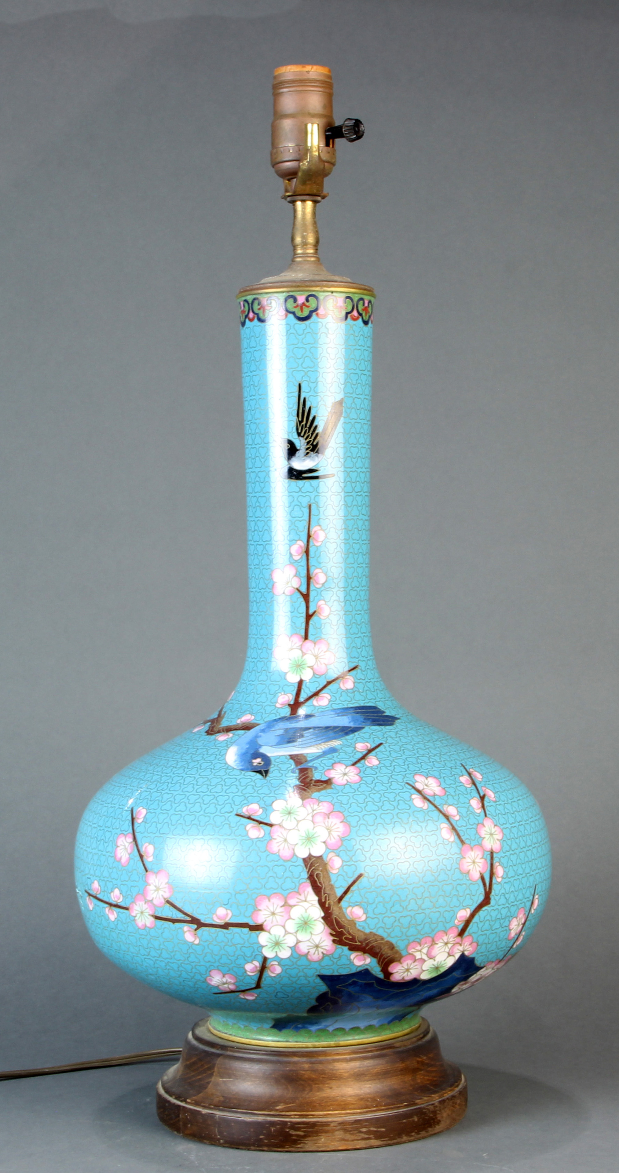 MASSIVE CHINESE CLOISONNE VASE 3a6bff