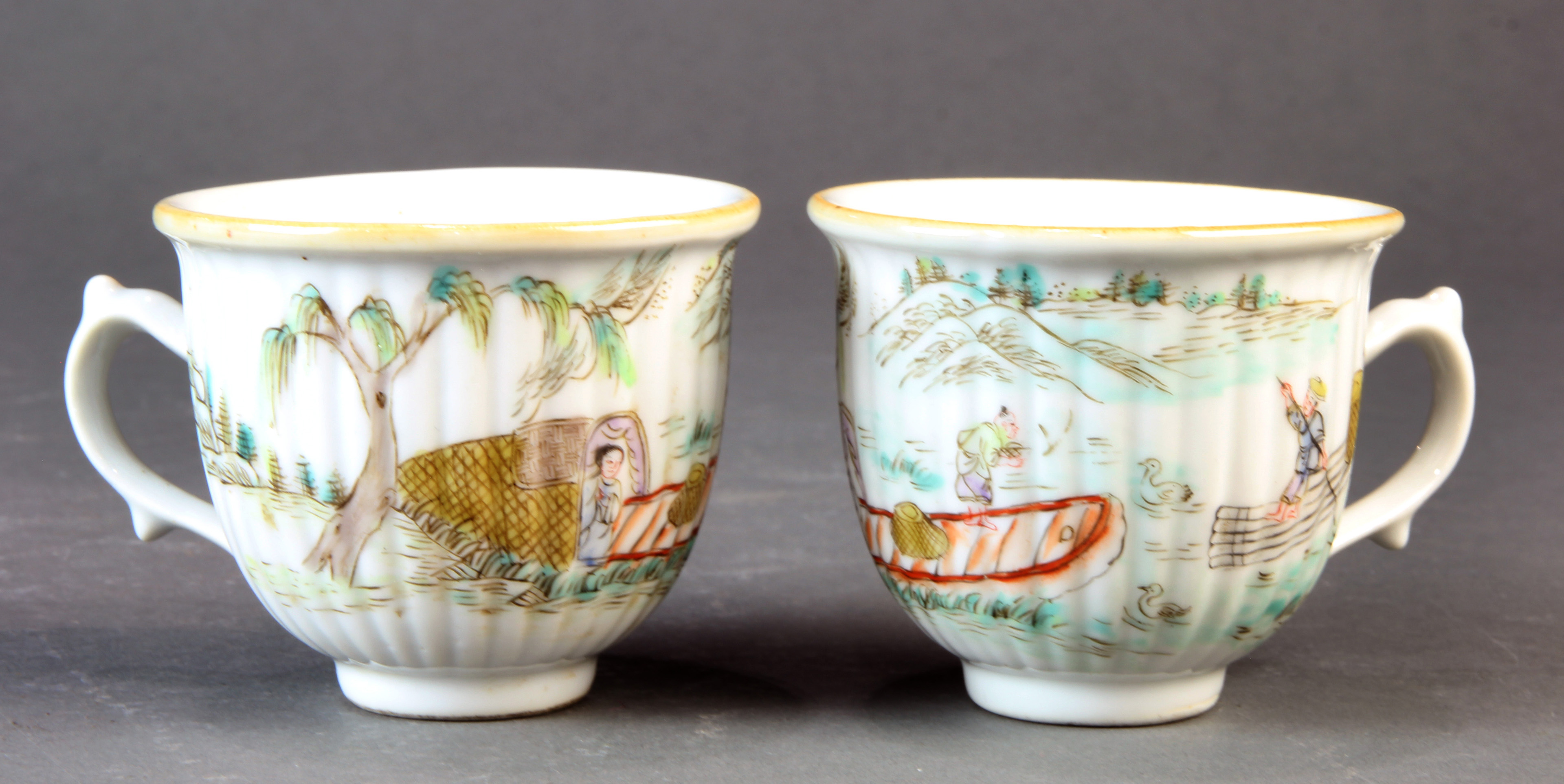 PAIR OF CHINESE FAMILLE ROSE TEA 3a6bfa