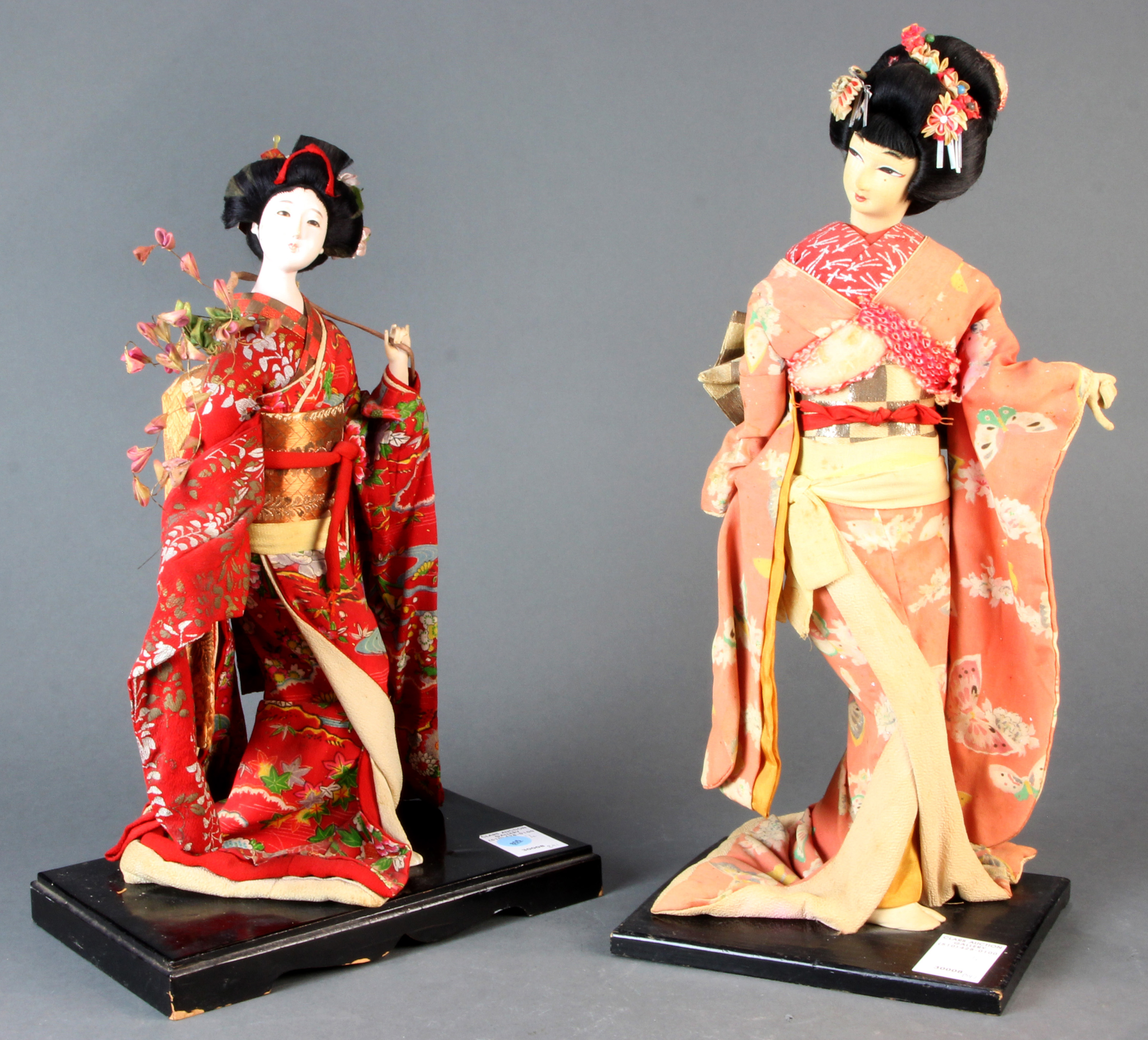 PAIR OF JAPANESE DOLLS Pair of