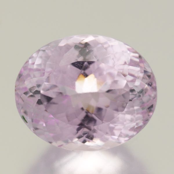 UNMOUNTED 18.69 CARAT OVAL RADIANT