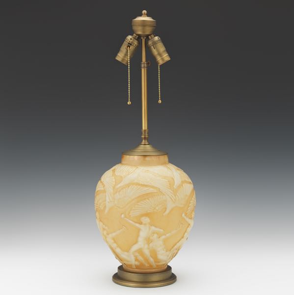 LALIQUE ARCHERS VASE TABLE LAMP 3a6e57