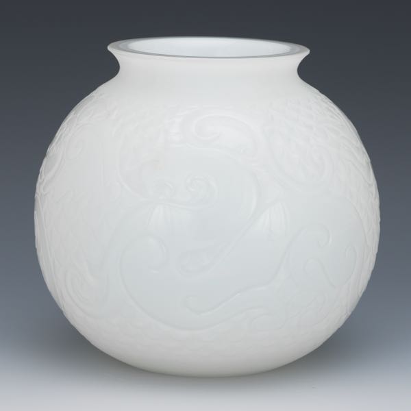 LALIQUE XIAN WHITE GLASS VASE 3a6e5b