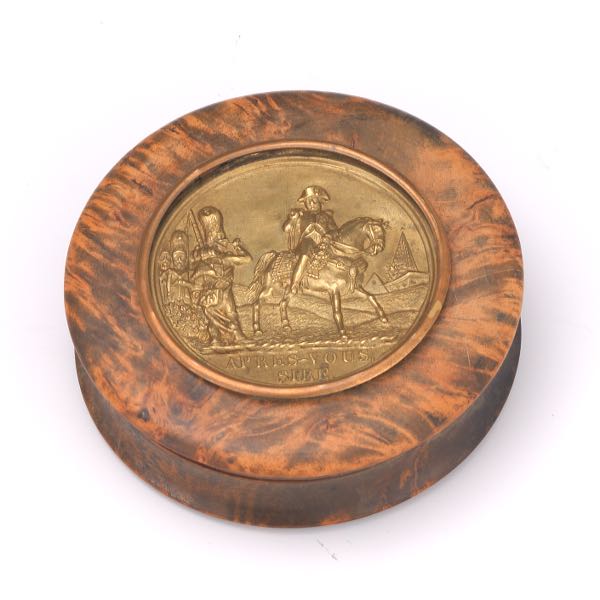 GRAND TOUR ORMOLU BRONZE MEDALLION