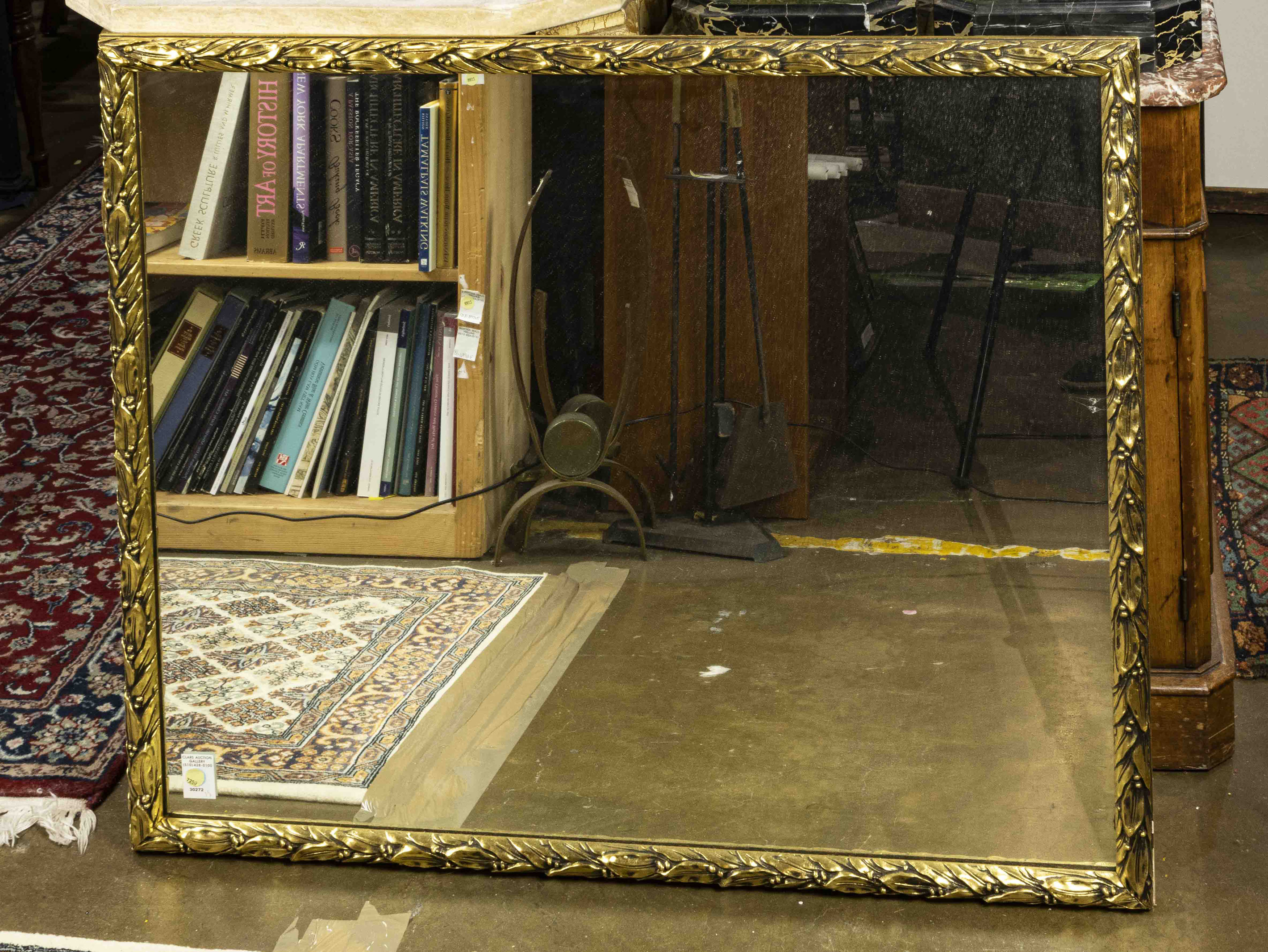 GILT CARVED WALL MIRROR HAVING 3a4a5c