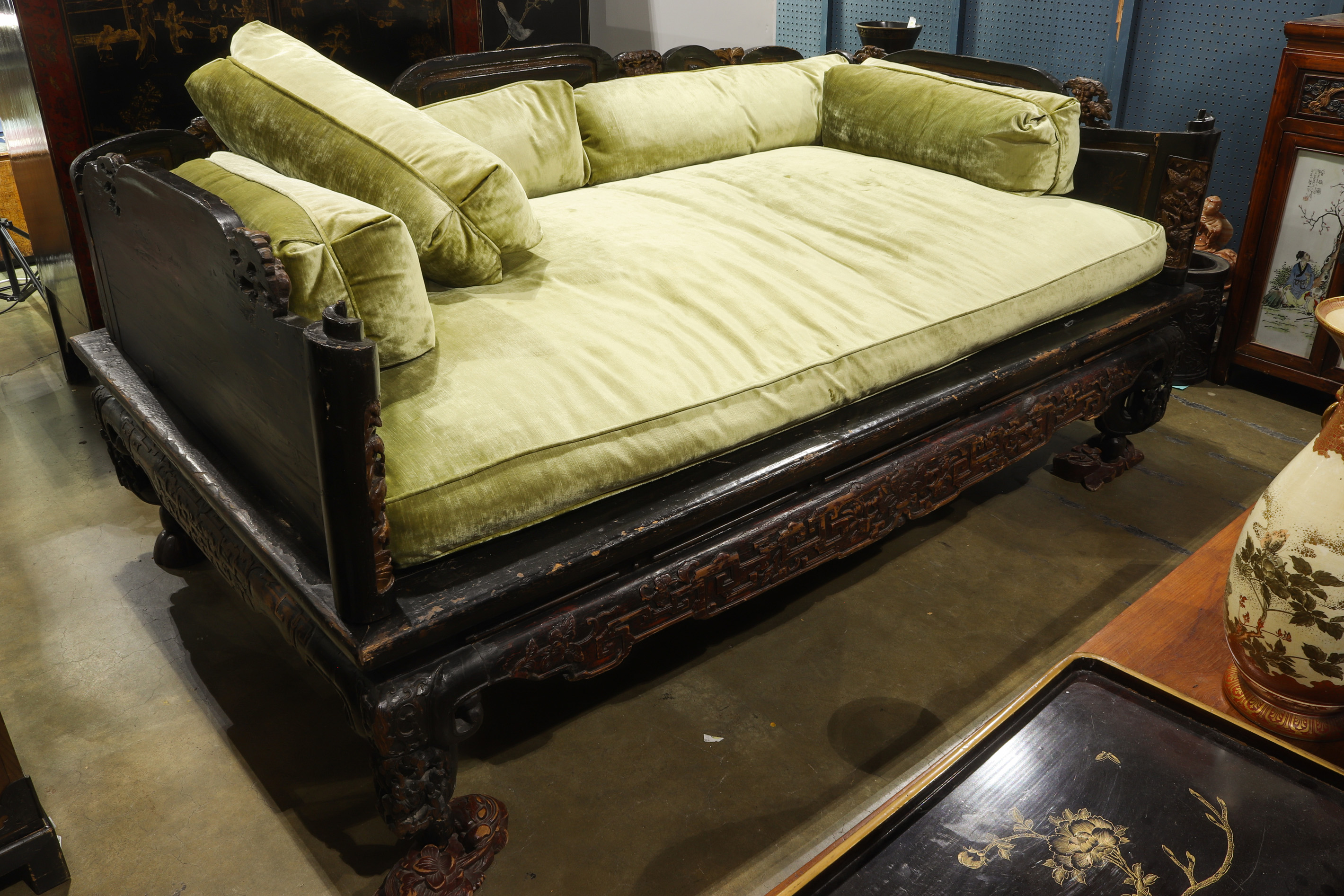 CHINESE GILT AND LACQUERED DAYBED