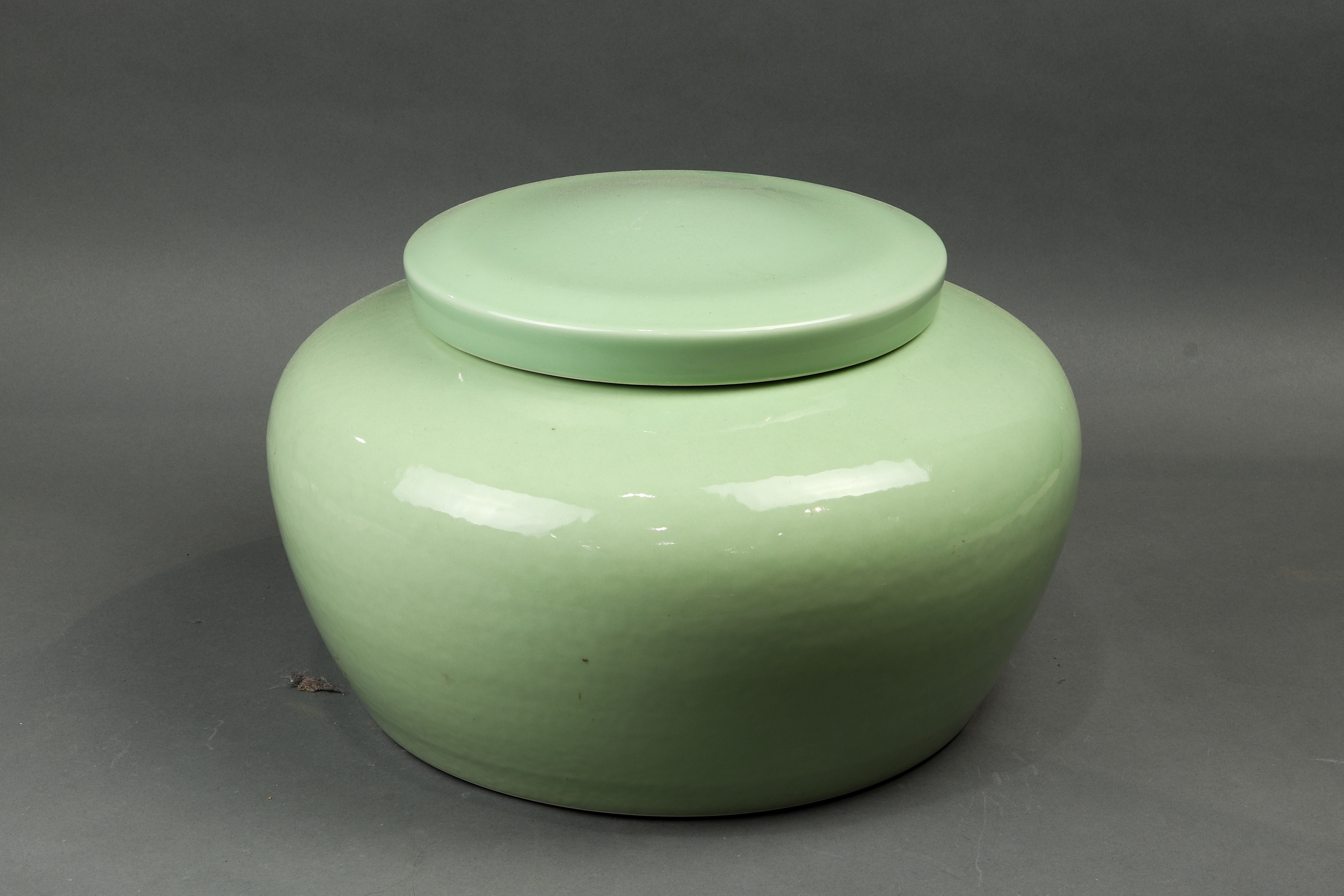 CHINESE CELADON GLAZED CIRCULAR 3a4ad8