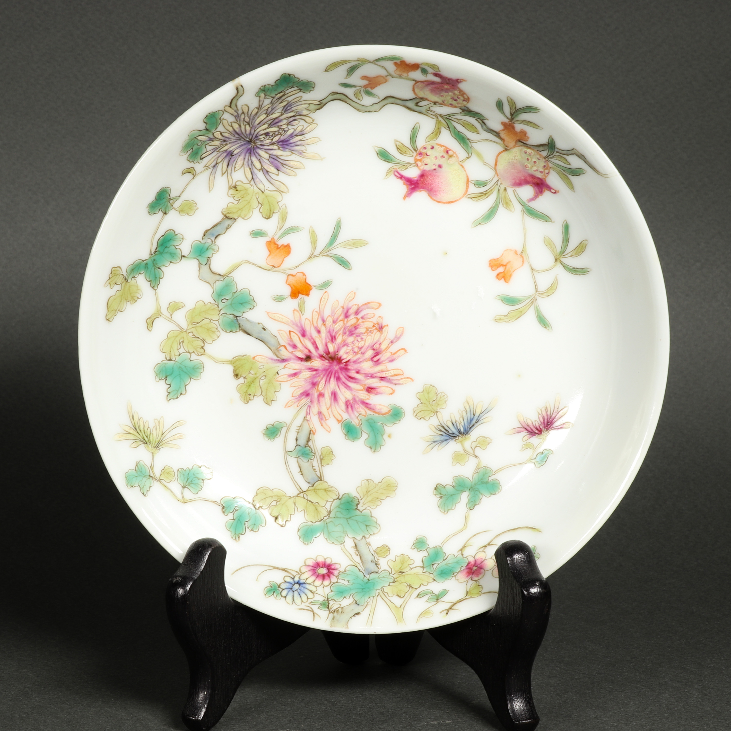 CHINESE FAMILLE ROSE DISH Chinese 3a4b09