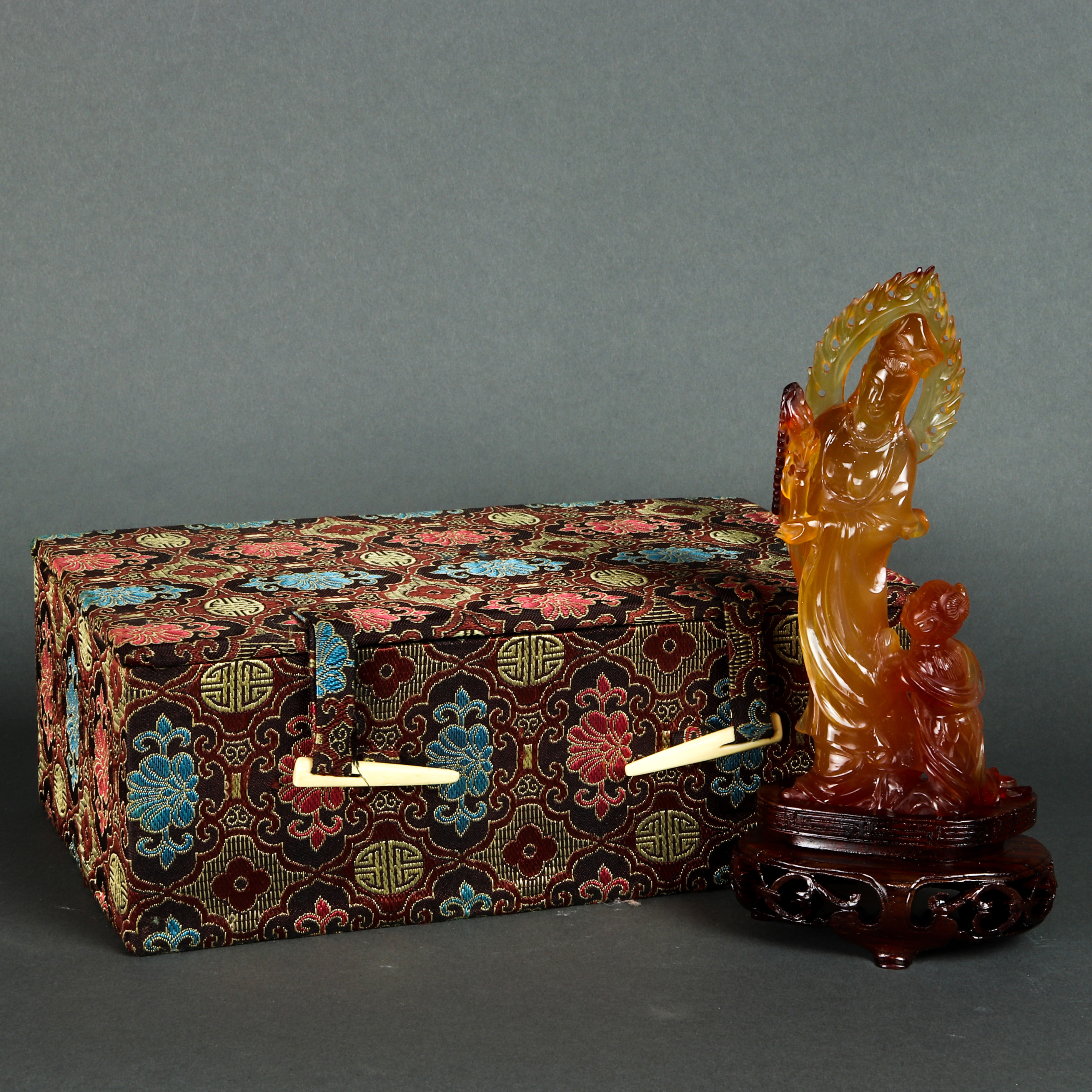 CHINESE CARNELIAN CARVING OF GUANYIN