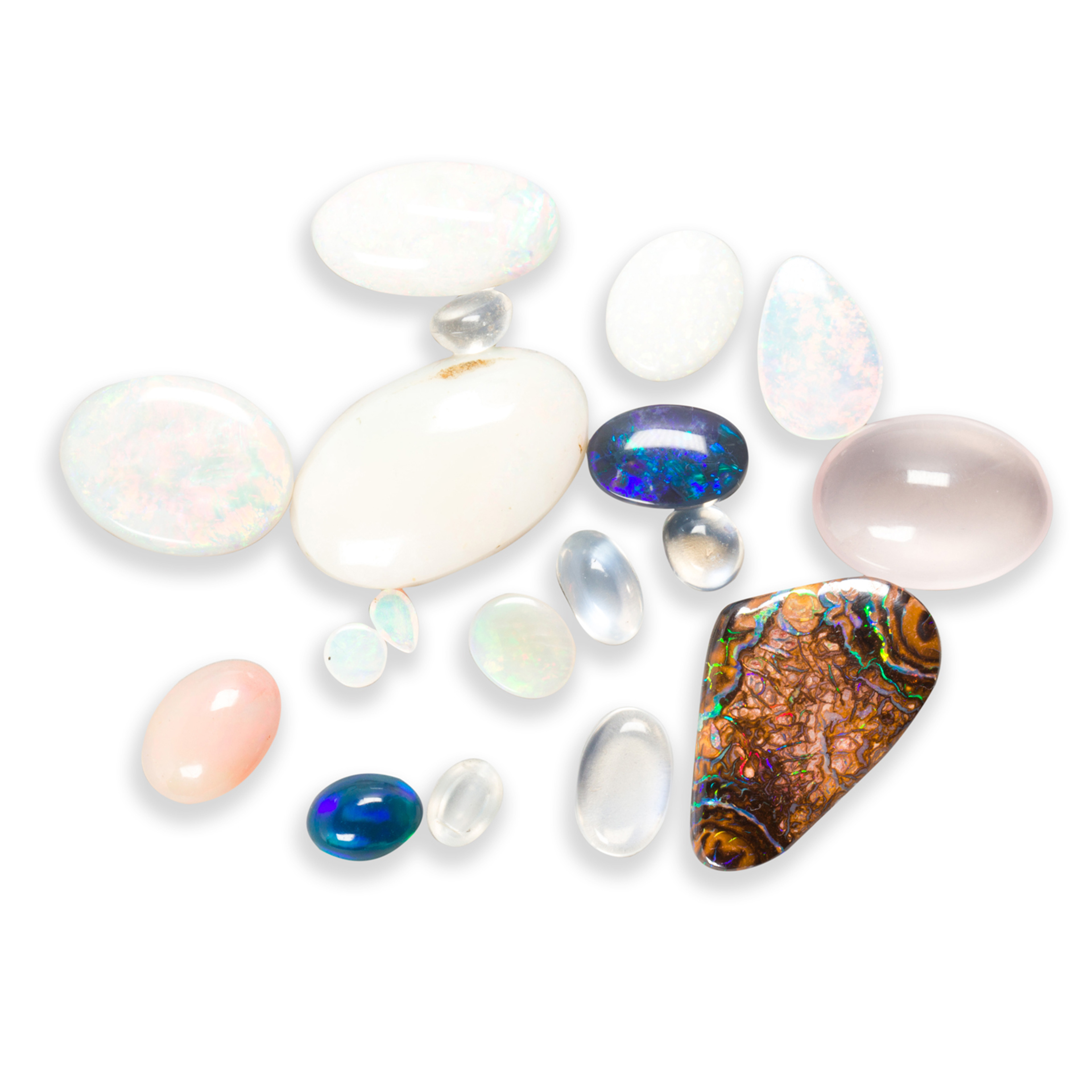 A GROUP OF UNMOUNTED OPALS OR MOONSTONES 3a4c34