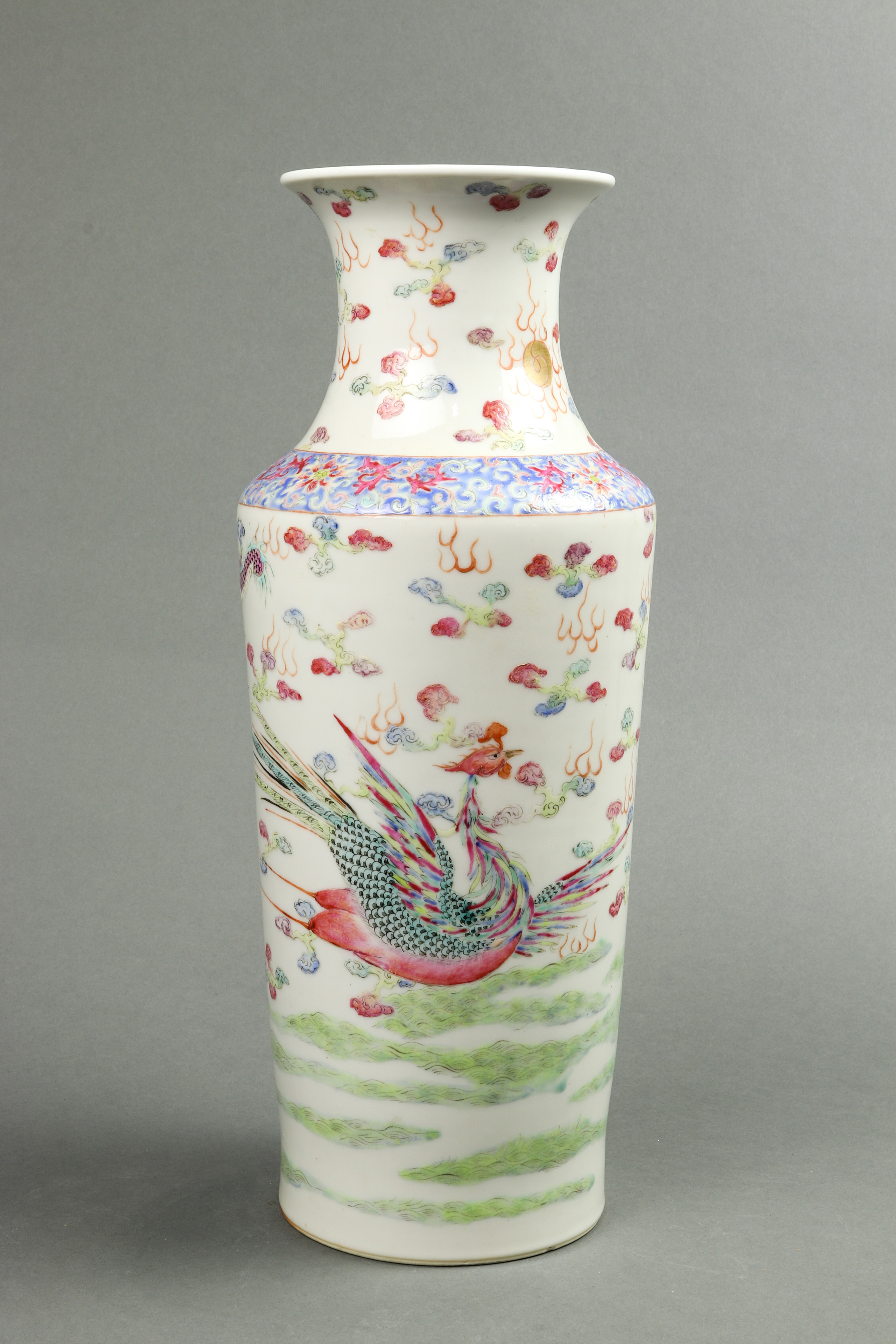 CHINESE FAMILLE ROSE VASE Chinese 3a4dbb