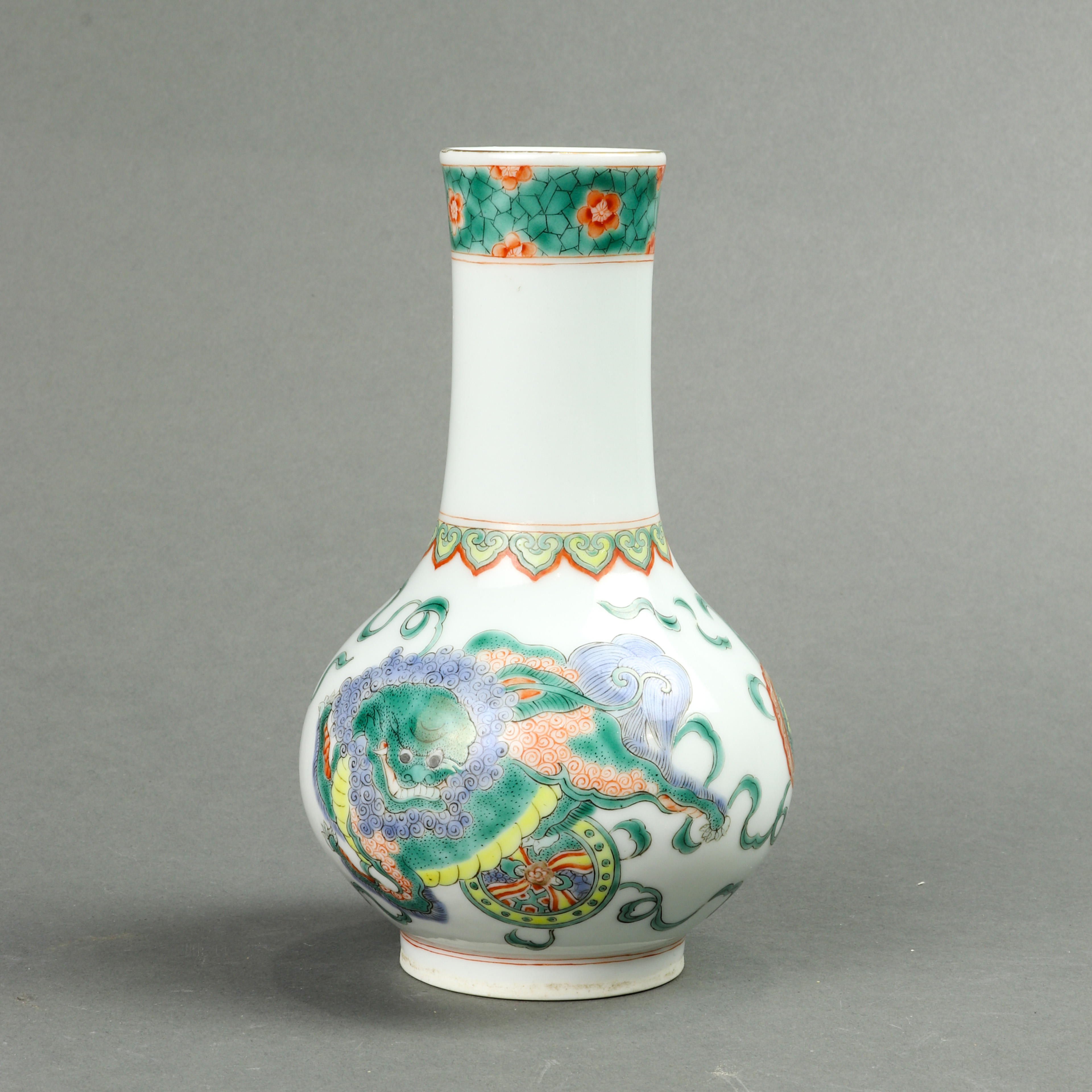 CHINESE FAMILLE VERTE VASE Chinese 3a4dbd