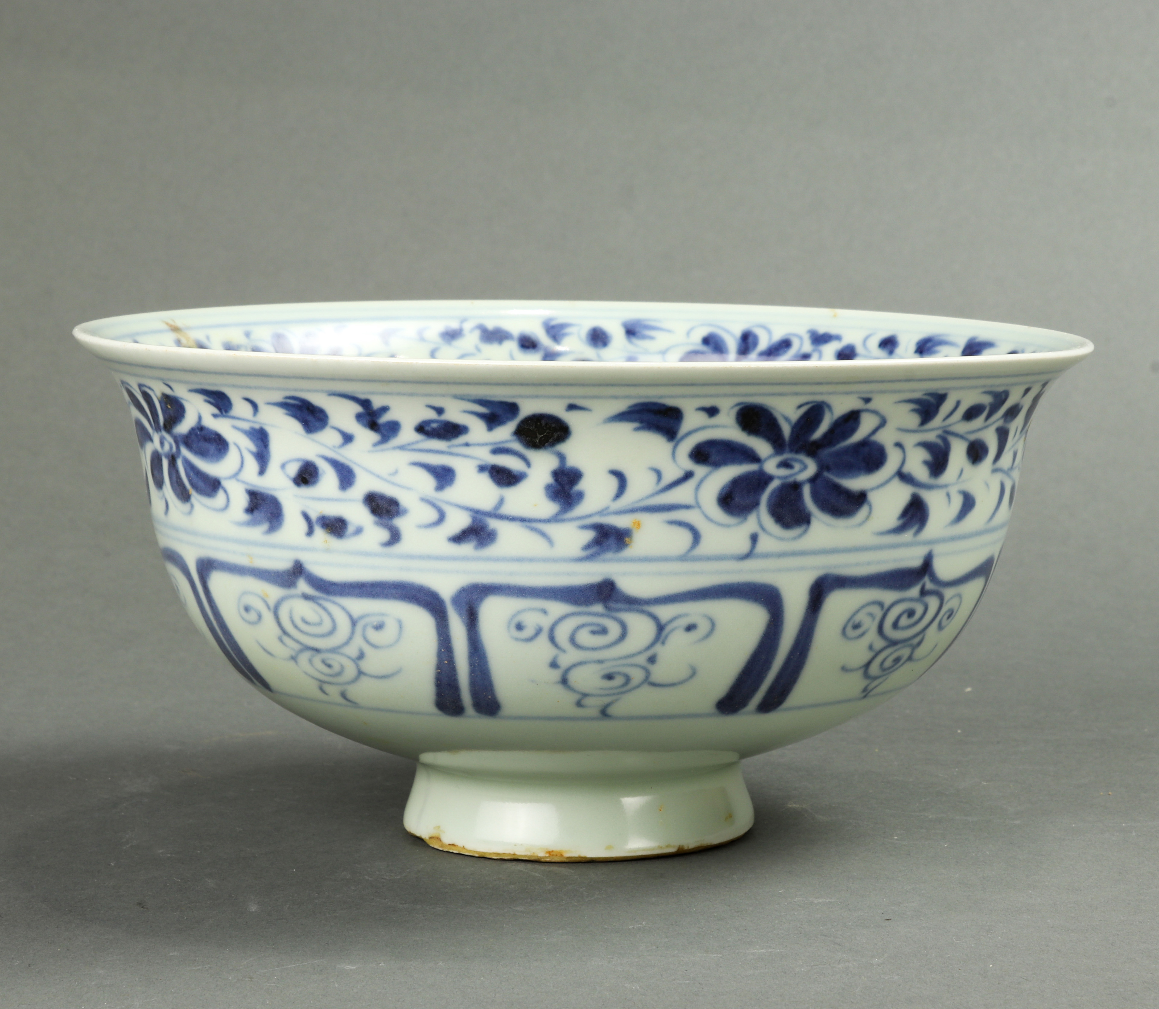 CHINESE BLUE AND WHITE BOWL Chinese