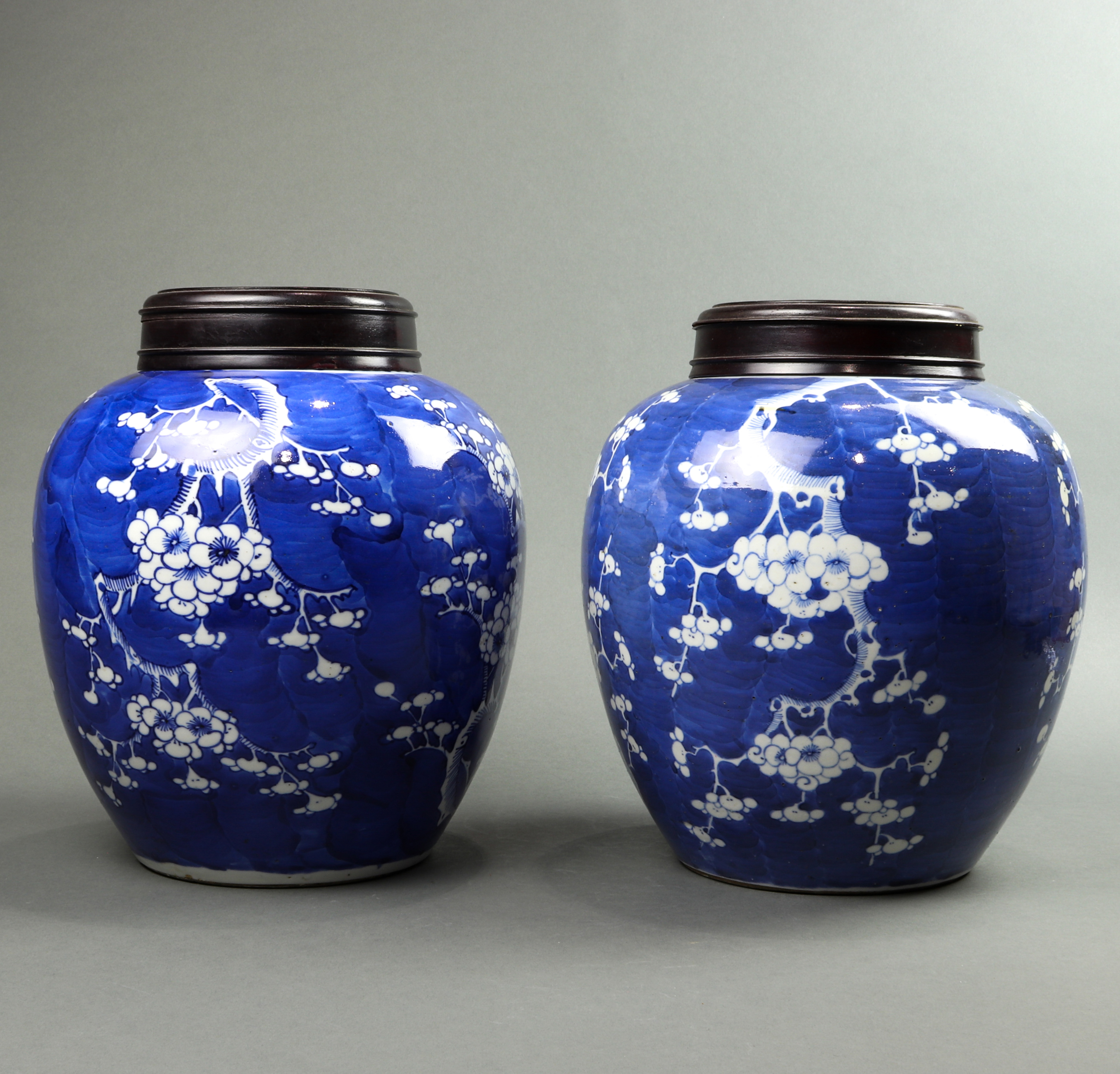 (LOT OF 2) CHINESE BLUE AND WHITE