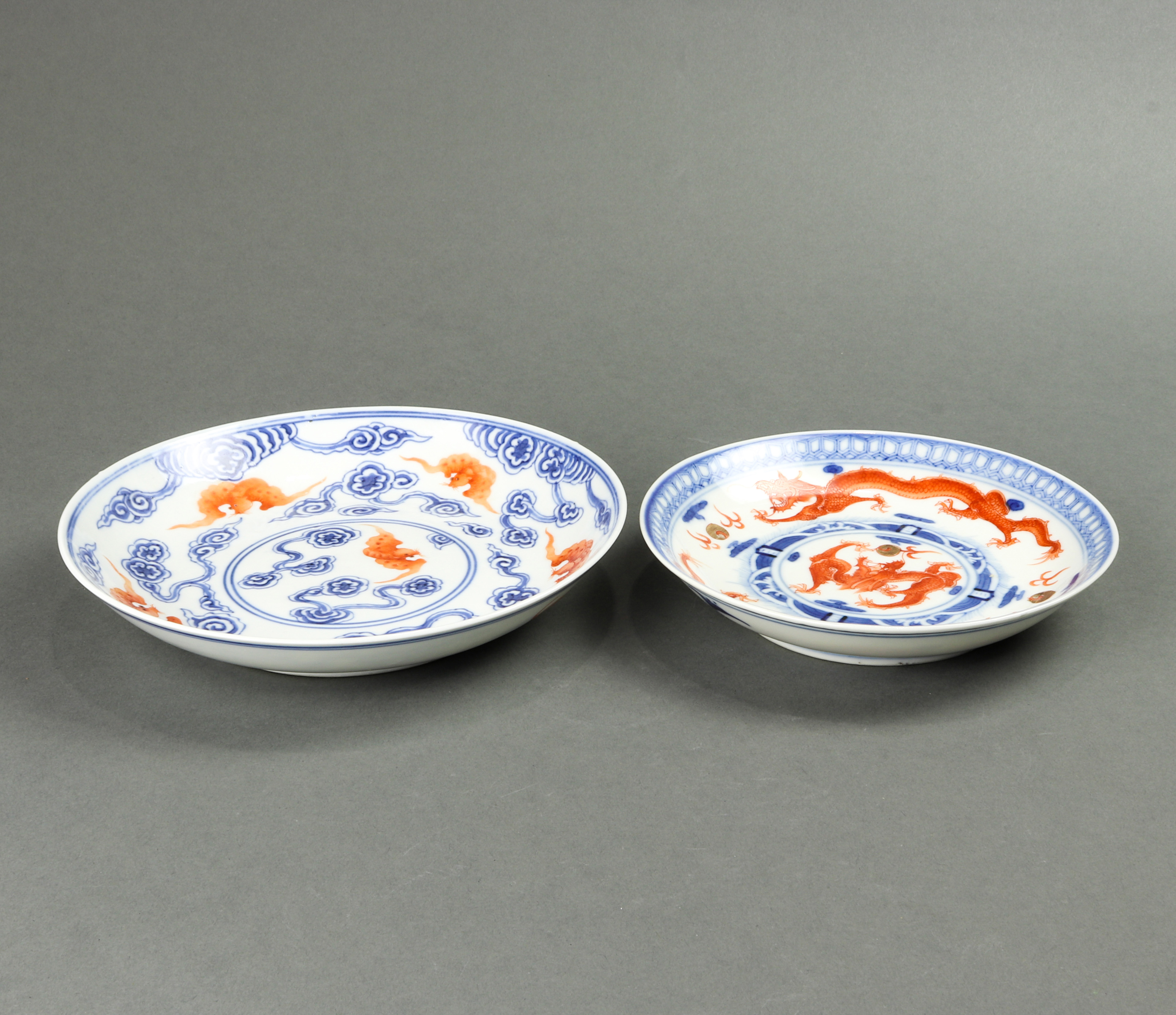 (LOT OF 2) CHINESE BLUE AND WHITE