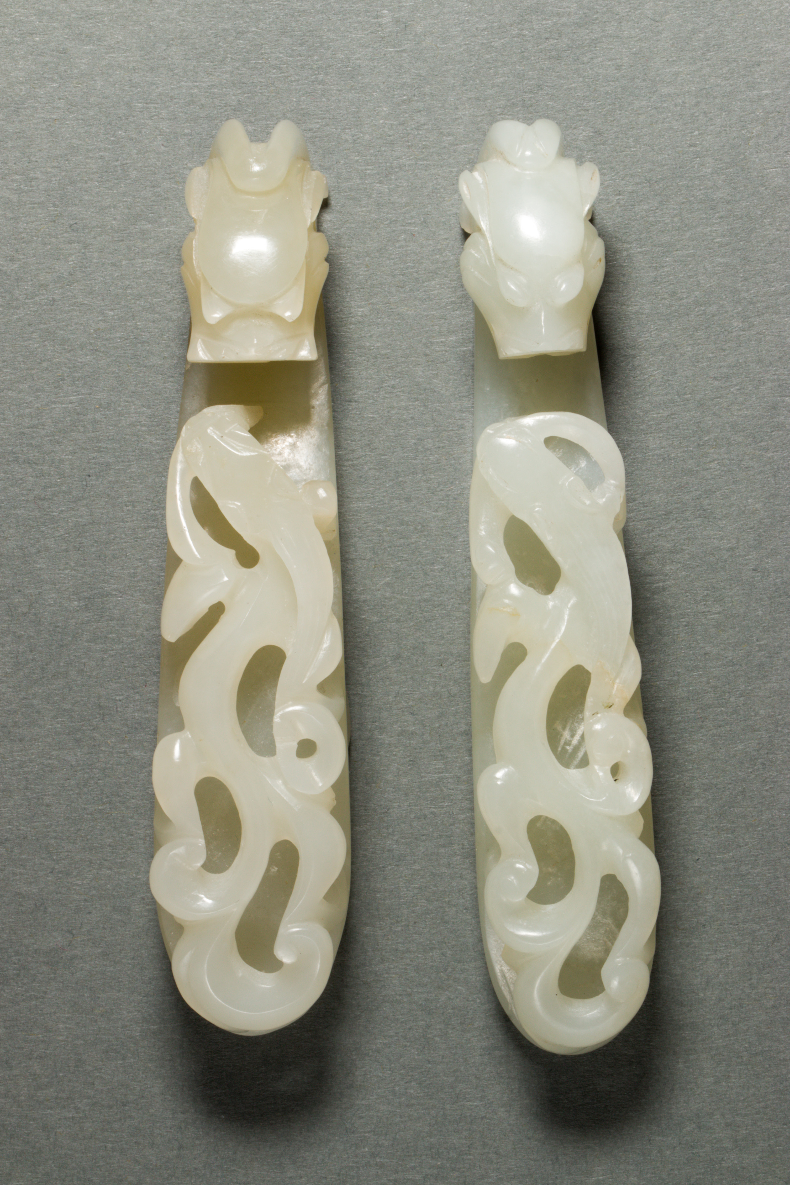  LOT OF 2 CHINESE JADE   3a4de1