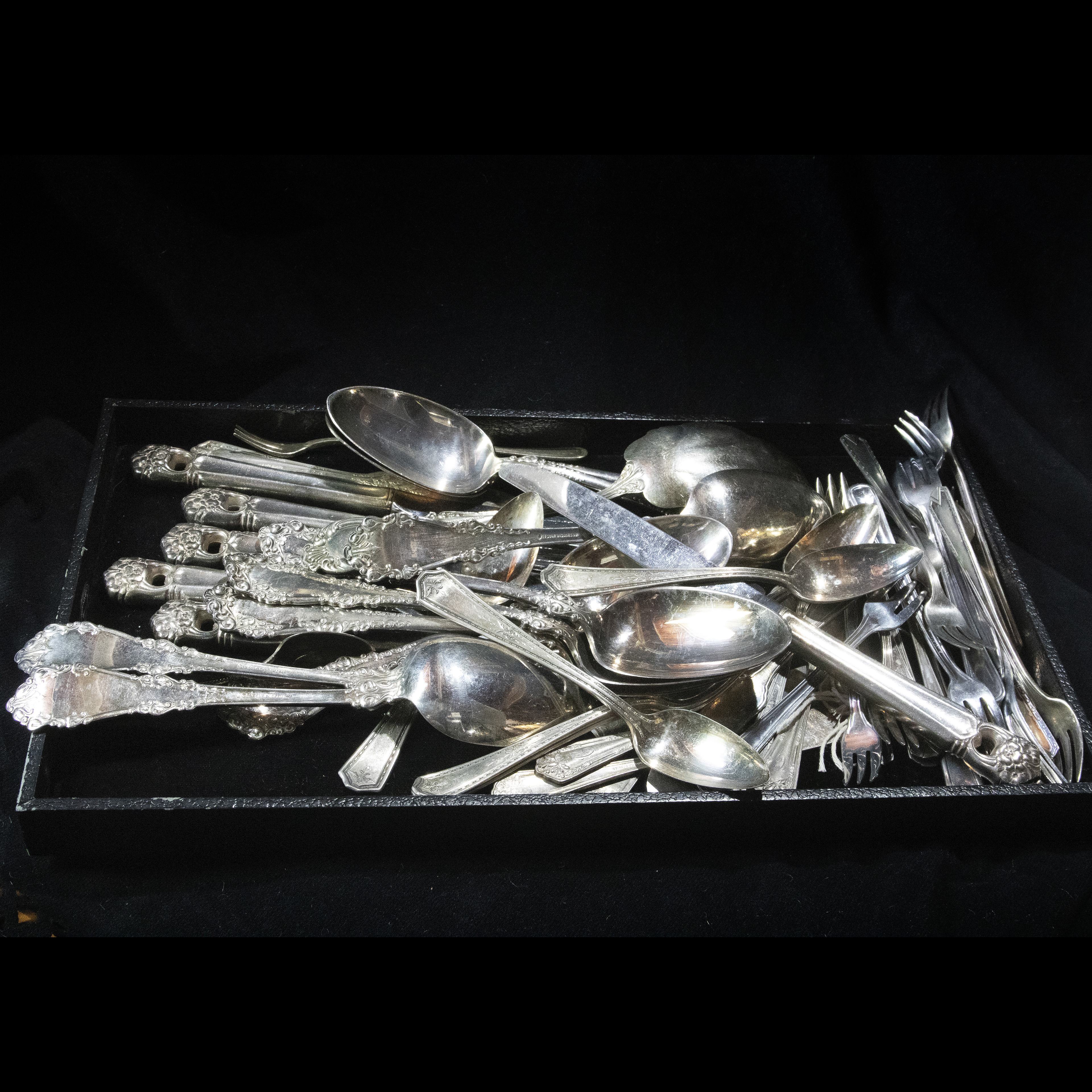 ASSORTED COLLECTION OF SILVER PLATE 3a4ef9