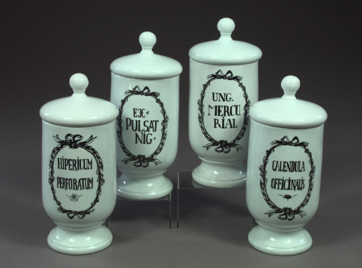 Tall Set of Four Porcellain Woestunroos  3a515a