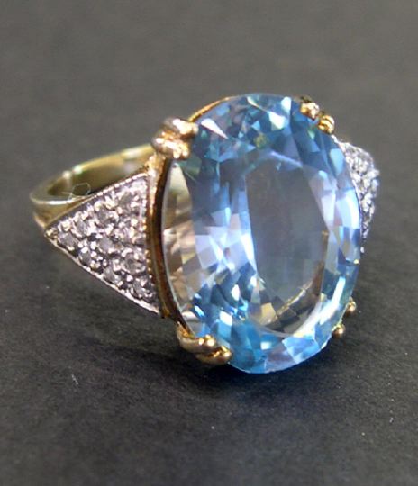 Fourteen Karat Yellow Gold Blue 3a55f9