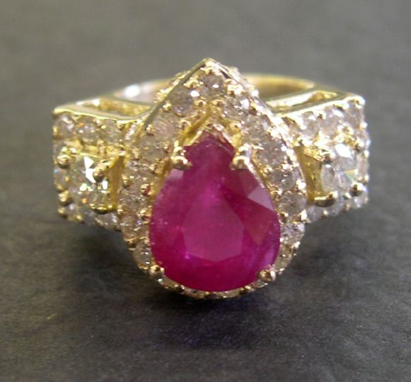 Fourteen Karat Yellow Gold Ruby 3a5604