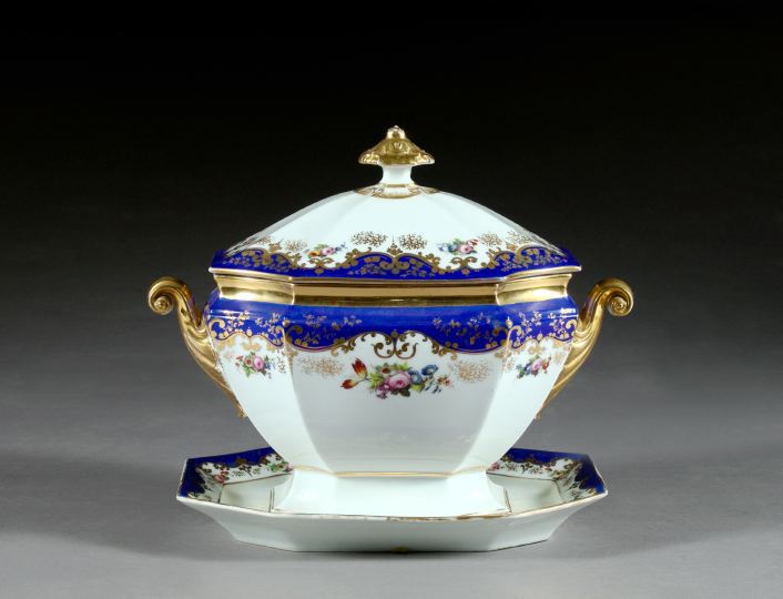 Attractive Paris Porcelain Two Handled 3a5897