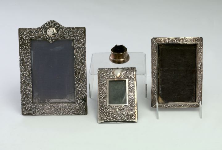 Group of Four Silver Items consisting 3a58b5