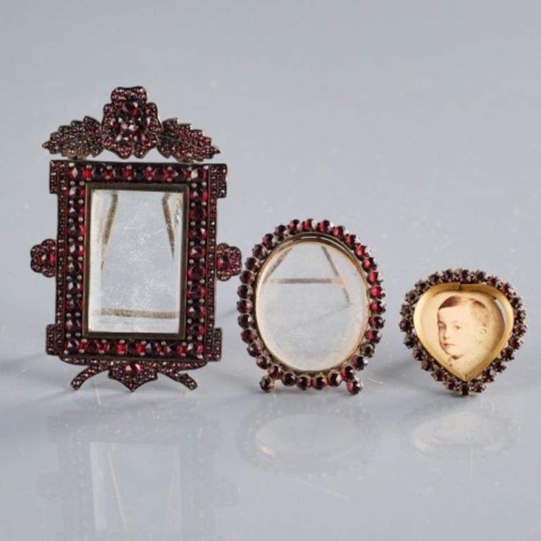 MINIATURE JEWELED EASEL FRAMES 3a8098