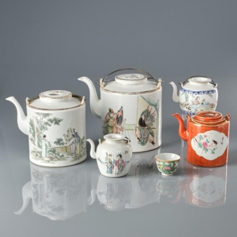 FIVE ASSORTED CHINESE PORCELAIN 3a8242