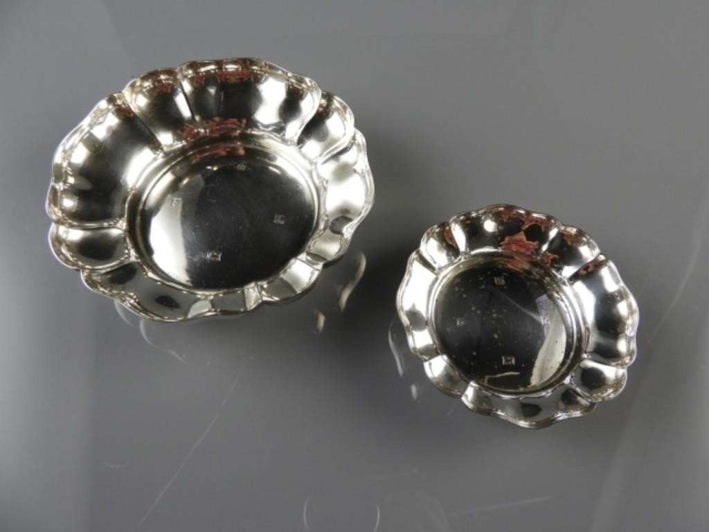 PAIR OF ENGLISH STERLING BOWLSWith 3a8311