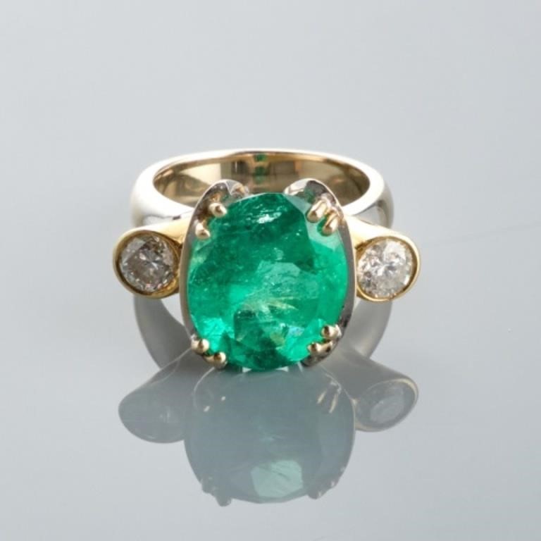 GOLD RING WITH LARGE EMERALD  3a871b