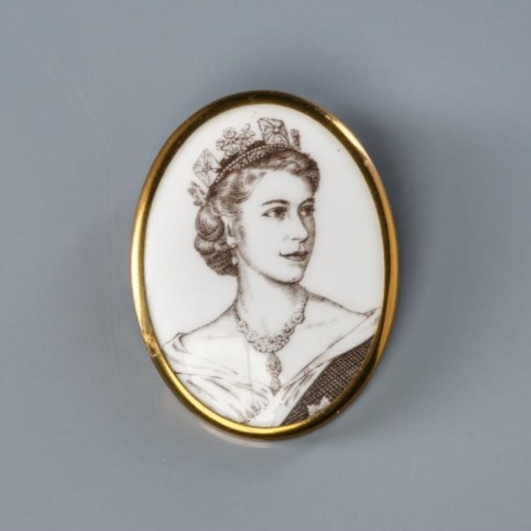 QUEEN ELIZABETH II CORONATION BROOCHA 3a8864