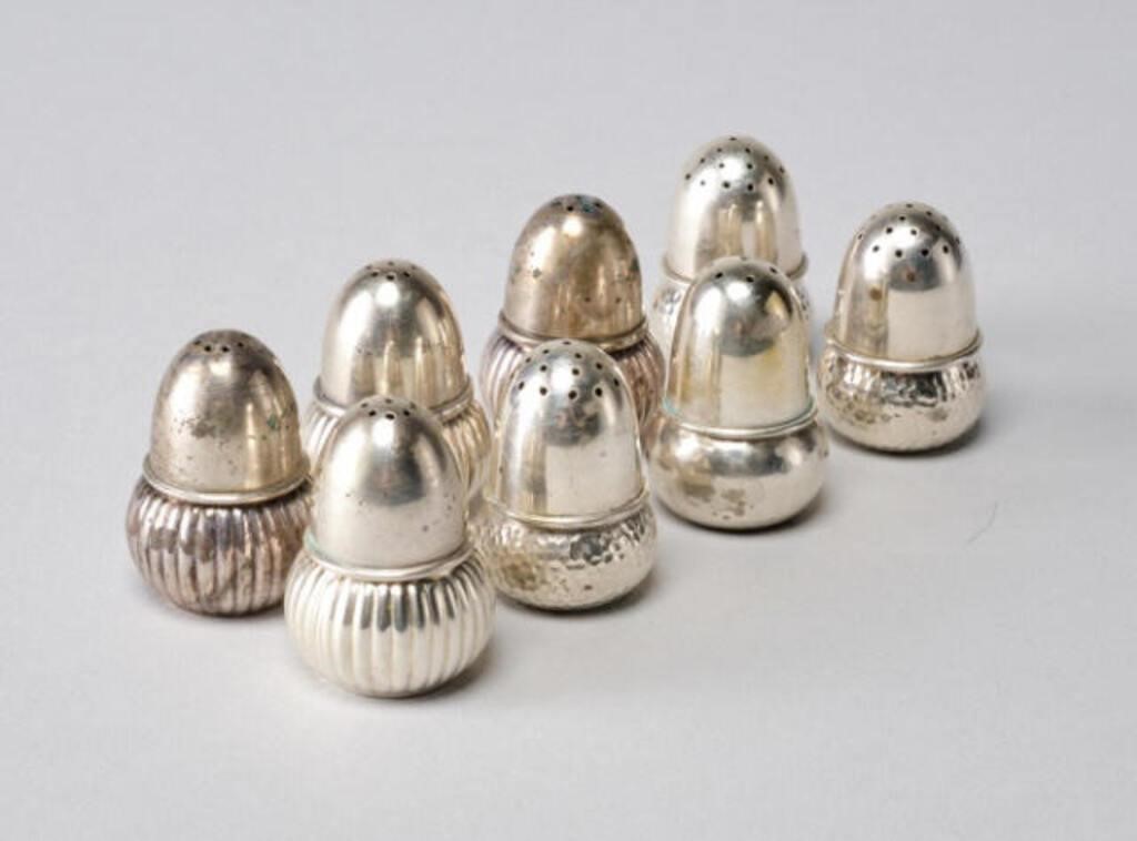 SILVER SPICE SHAKERSA set of eight