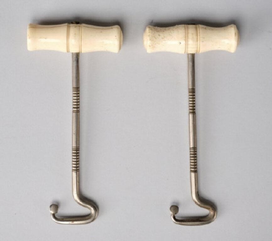 BOOT PULLSA pair of bone handled 3a88ad