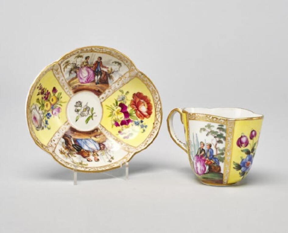 EARLY MEISSEN TEACUP & SAUCERA