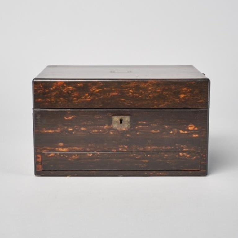 JEWELLERY BOXA good wood jewellery box