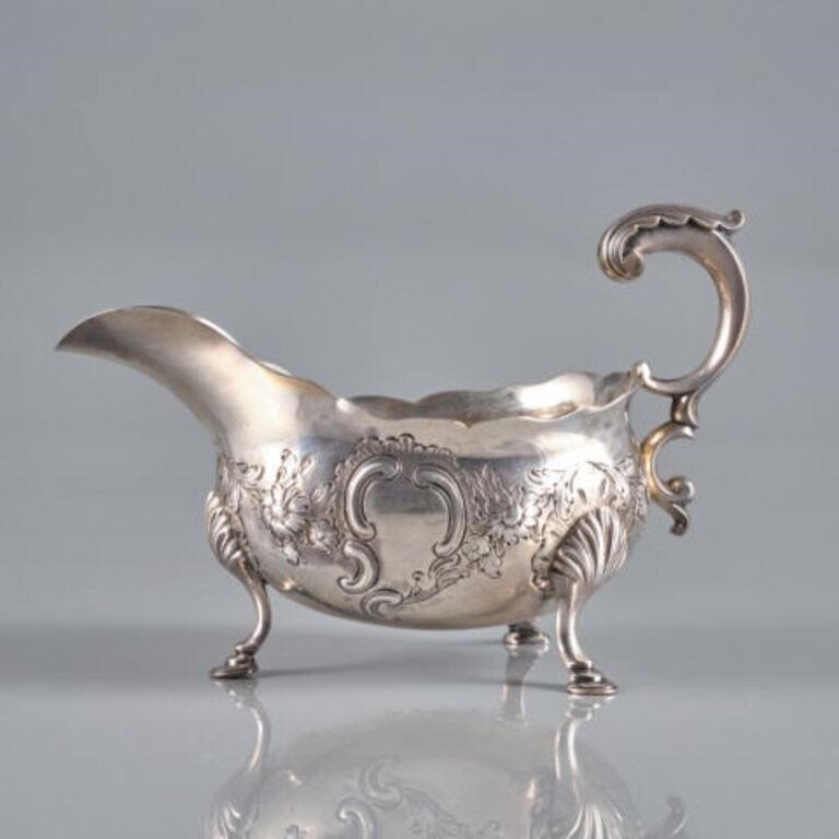 GEORGE III STERLING GRAVY BOATA 3a8a07