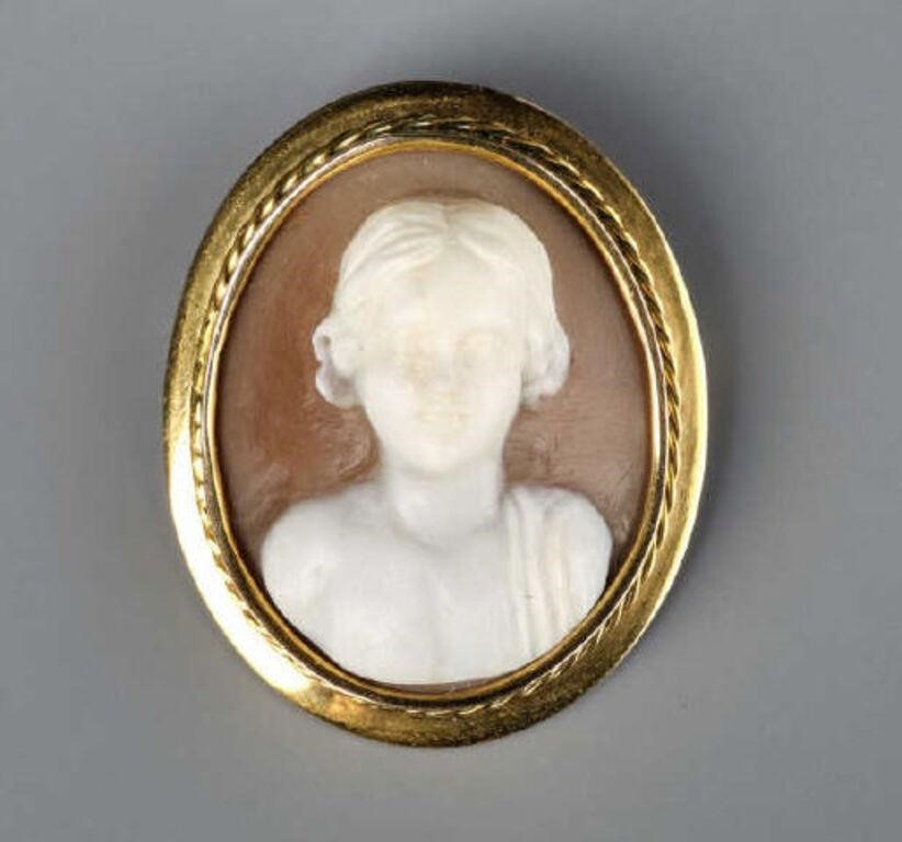 PORTRAIT SHELL CAMEO BROOCHA good 3a8a40