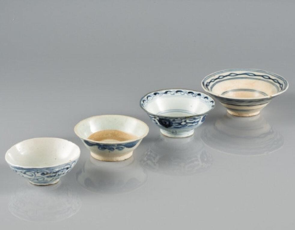 ORIENTAL CERAMIC FOOTED BOWLS,