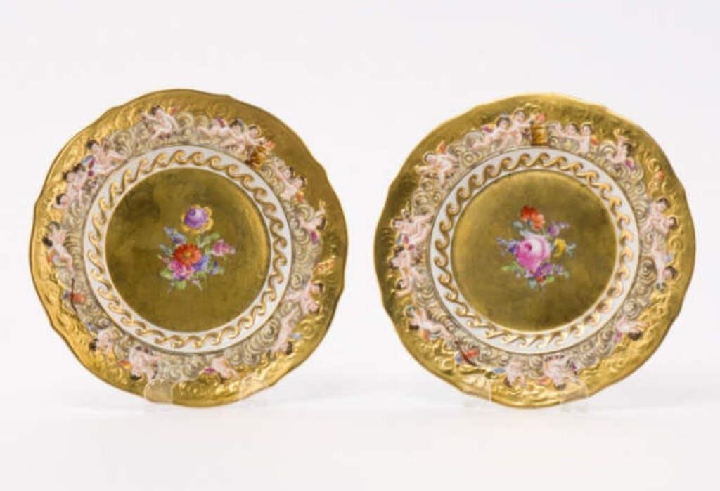 CAPODIMONTE CABINET PLATESA pair of