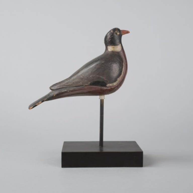 PIGEON DECOYA carved pigeon decoy 3a8bec