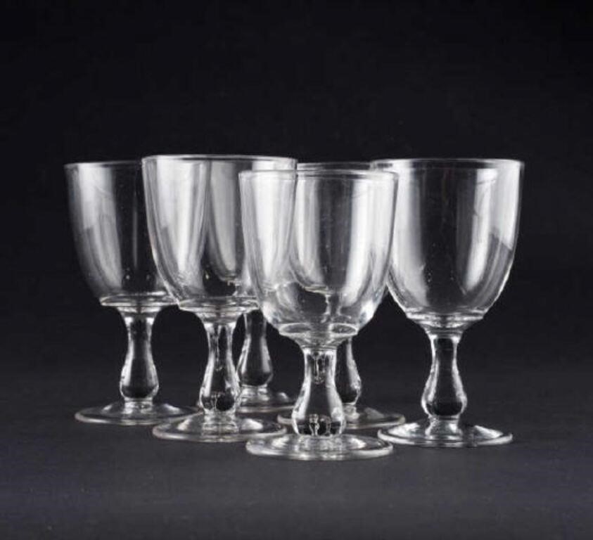SIX GLASS GOBLETSSix glass goblets