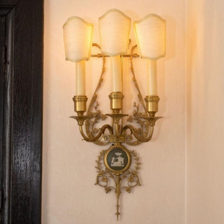 PAIR OF GILT BRASS WALL SCONCESA 3a8db5