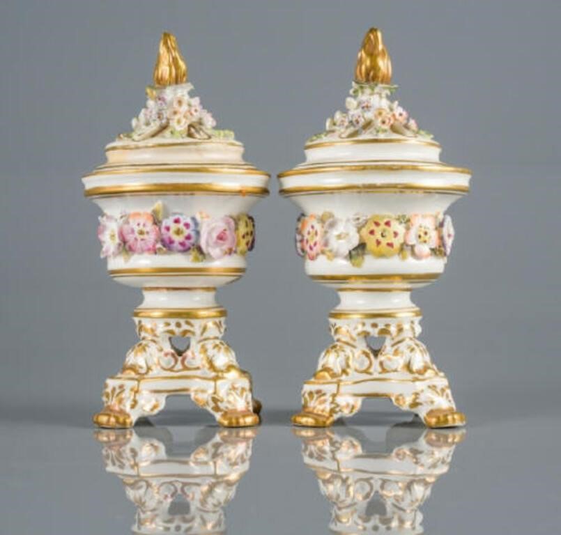 PAIR OF DERBY PORCELAIN POT POURRI 3a8dc9