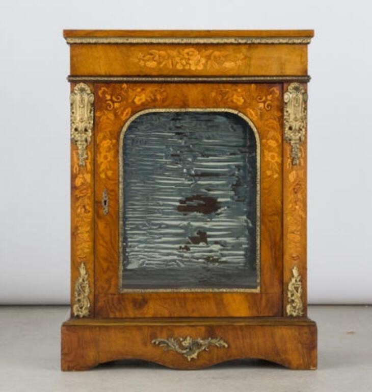 MAHOGANY SIDE CABINETA 19th century