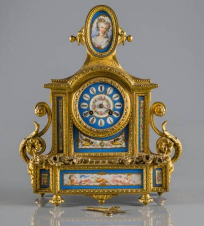 FRENCH LOUIS XV STYLE MANTLE CLOCKA