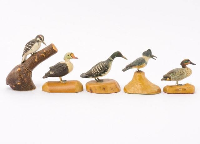 FIVE FINELY CARVED BIRDS & DUCKS,