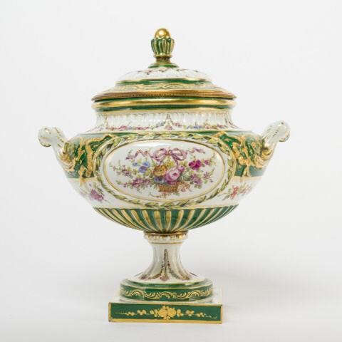 S VRES STYLE PORCELAIN LIDDED 3a90f0